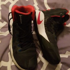 Basketball shoes